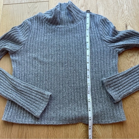 ARITZIA  WILFRED FREE MOCK NECK LONG SLEEVE CROP TOP - XXS - Picture 14 of 15